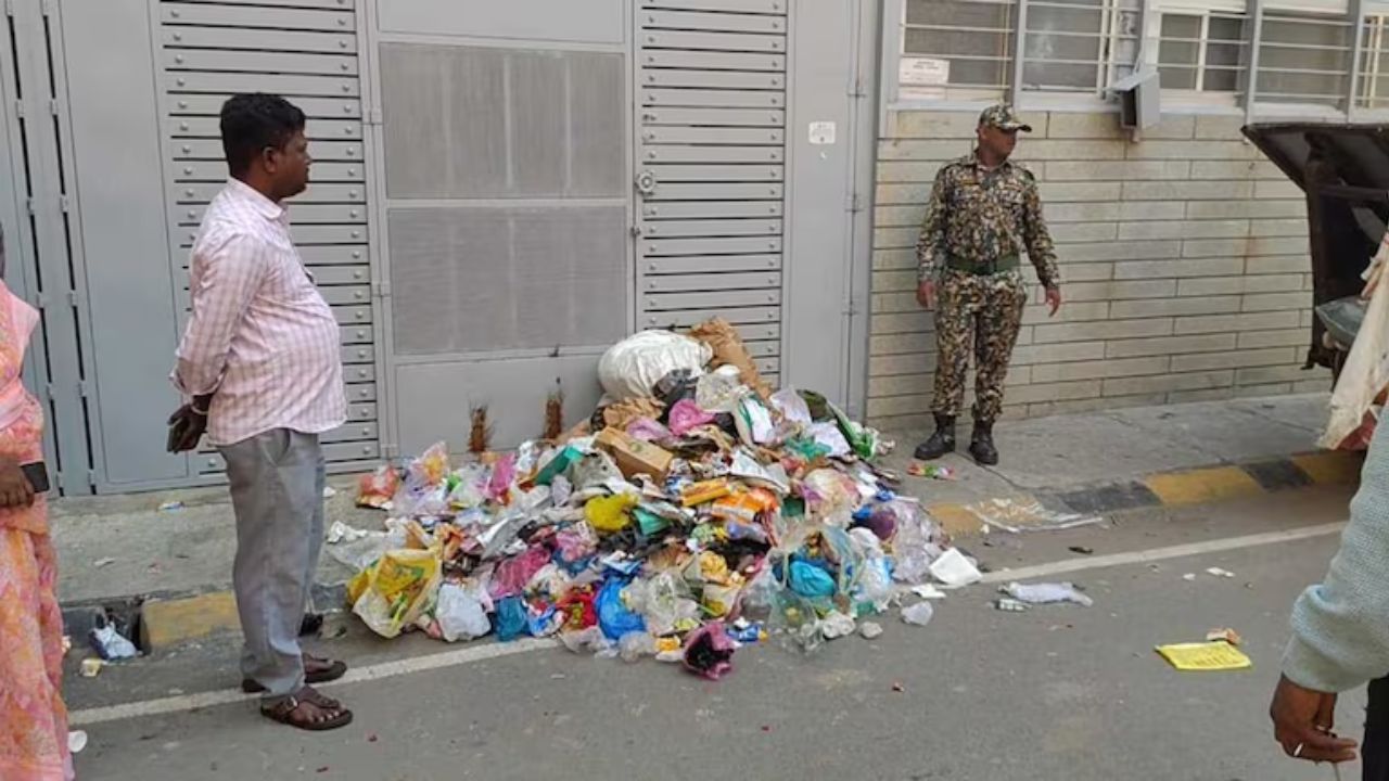 பொது இடத்தில் குப்பை கொட்டினால் வீட்டு வாசலில் கொட்டுவோம்: பெங்களூரில் புதிய நடவடிக்கை!