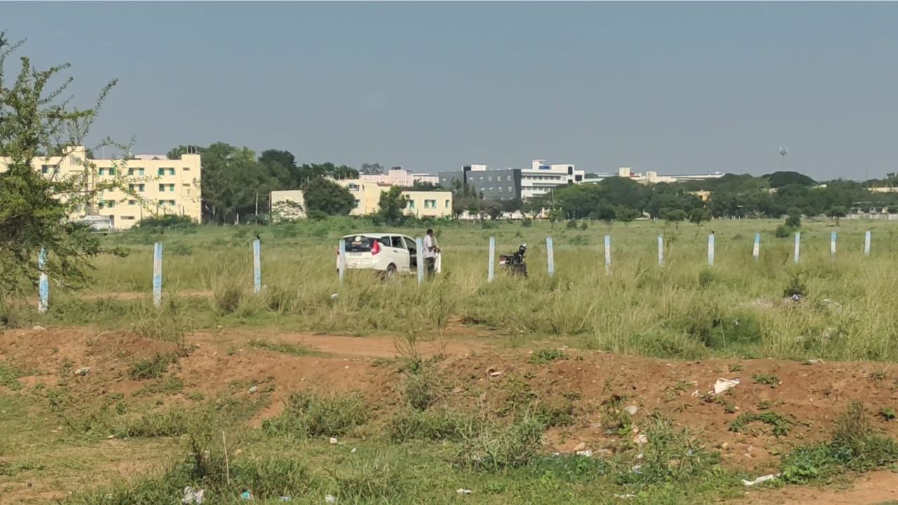 கோவையில் பயங்கரம்: ஆண் நண்பருடன் பேசிக்கொண்டிருந்த கல்லூரி மாணவிக்கு நேர்ந்த கொடூரம்!