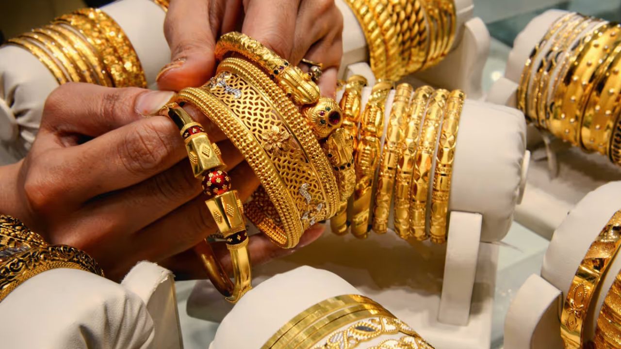 தங்கம் விலையில் அதிரடி சரிவு.. இன்றைய நிலவரம்!