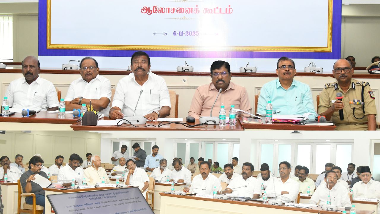 கரூர் சம்பவம் எதிரொலி: அரசியல் பொதுக்கூட்டங்களுக்கு நிபந்தனைகளுடன் அனுமதி!