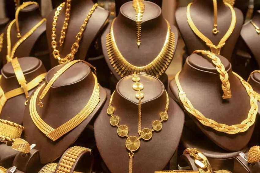 தங்கம் விலை அதிரடி உயர்வு.. நகை பிரியர்கள் அதிர்ச்சி!