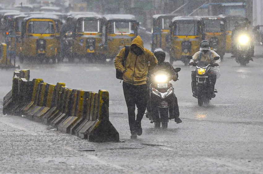 கொட்டி தீர்க்கப்போகும் கனமழை.. 5 மாவட்டங்களுக்கு எச்சரிக்கை!