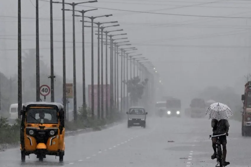 கொட்டி தீர்க்கப்போகும் கனமழை.. 9 மாவட்டங்களுக்கு எச்சரிக்கை!