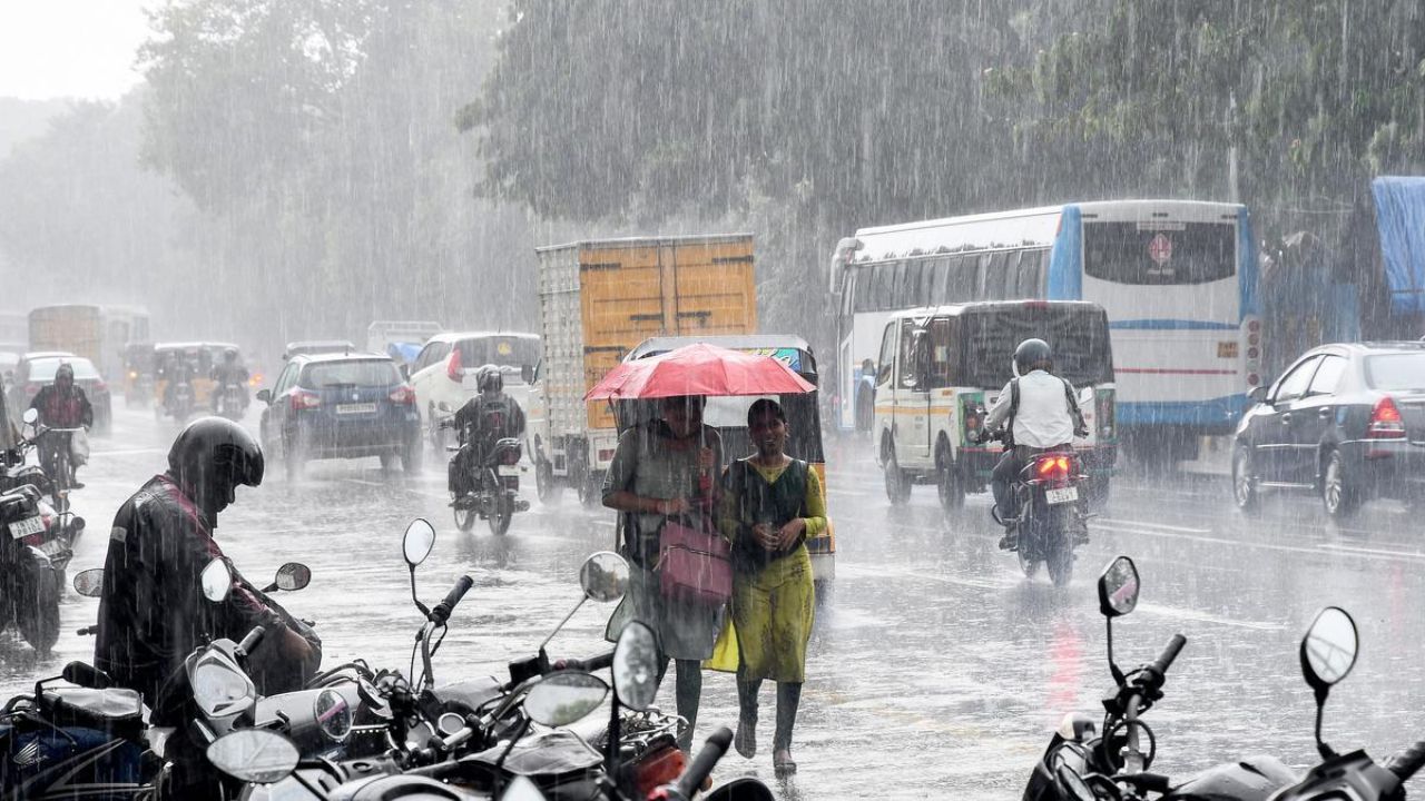 TN Weather: தமிழகத்தில் இன்று 5 மாவட்டங்களுக்கு கனமழை எச்சரிக்கை!