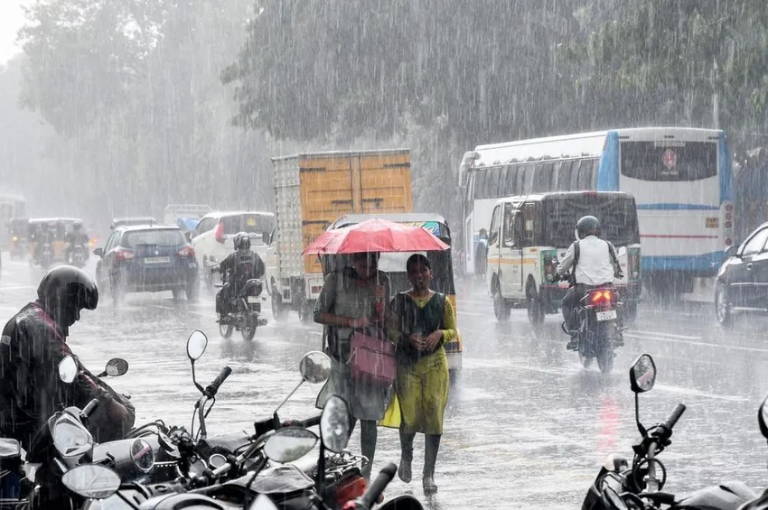 TN Weather: தமிழகத்தில் இன்று 5 மாவட்டங்களுக்கு கனமழை எச்சரிக்கை!