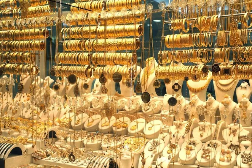 நகை பிரியர்களுக்கு ஷாக் நியூஸ்.. தங்கம் விலை அதிரடி உயர்வு!