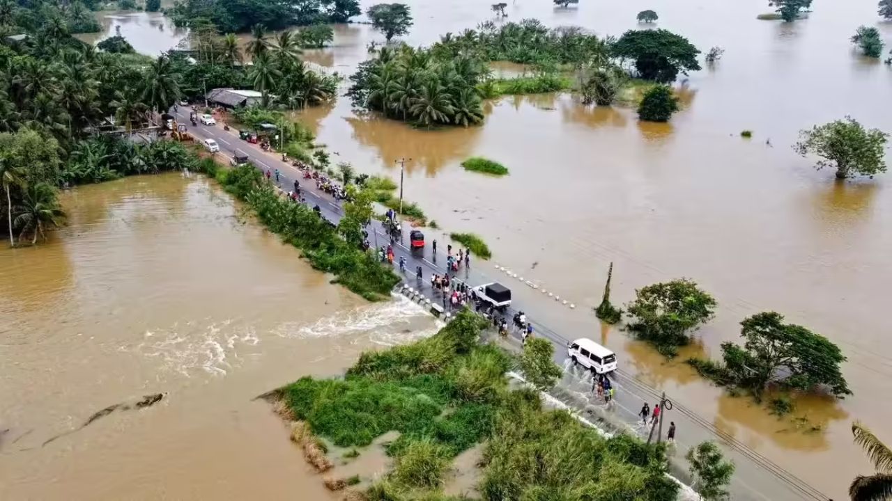 'டிட்வா' புயல் தாக்குதல்: இலங்கையில் உயிரிழப்பு எண்ணிக்கை 123 ஆக அதிகரிப்பு!