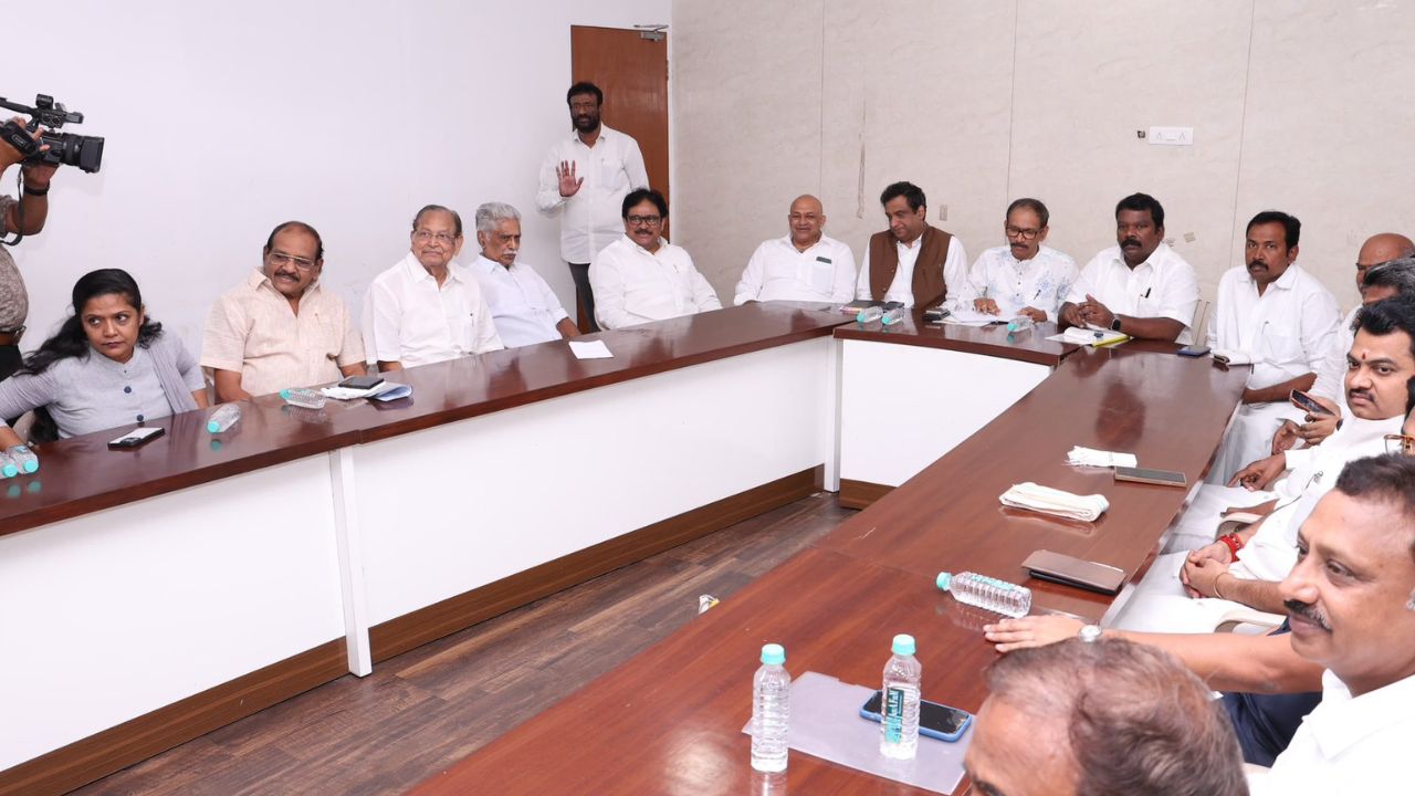 அதிக சீட் கேட்கும் காங்கிரஸ்.. திமுக தலைவர் ஸ்டாலினுடன் ஐவர் குழு சந்திப்பு!