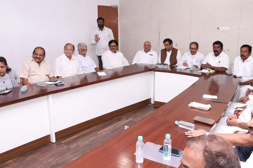 அதிக சீட் கேட்கும் காங்கிரஸ்.. திமுக தலைவர் ஸ்டாலினுடன் ஐவர் குழு சந்திப்பு!