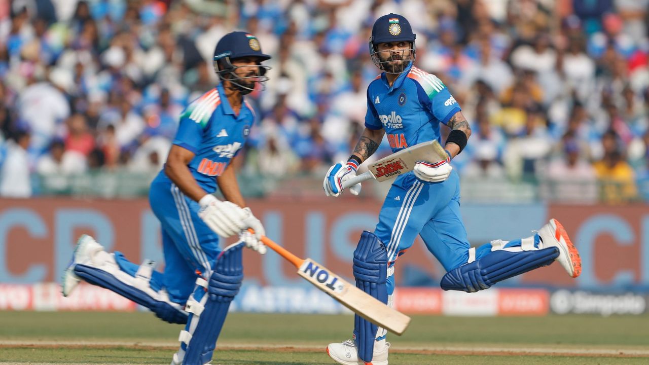 கோலி, கெய்க்வாட் சதம்: தென் ஆப்பிரிக்காவுக்கு இமாலய இலக்கு நிர்ணயித்த இந்தியா!