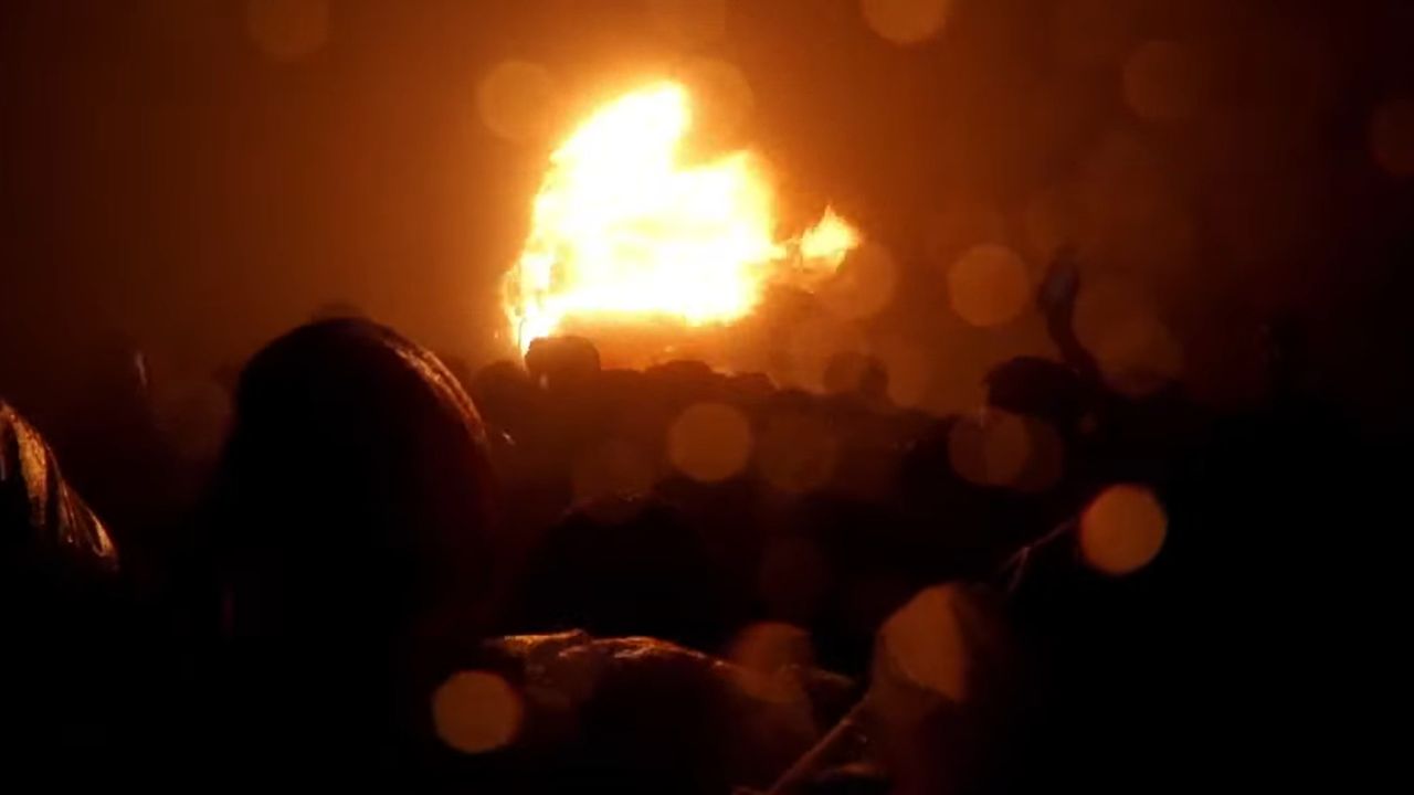 திருவண்ணாமலையில் 2,668 அடி மலை உச்சியில் மகாதீபம் ஏற்றம்!