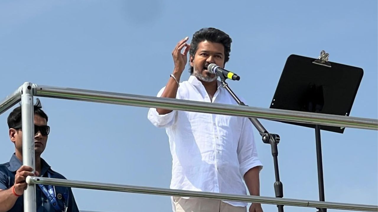 திமுக ஒரு தீயசக்தி; தவெக ஒரு தூயசக்தி.. ஈரோட்டில் அனல் பறந்த விஜய் பேச்சு!