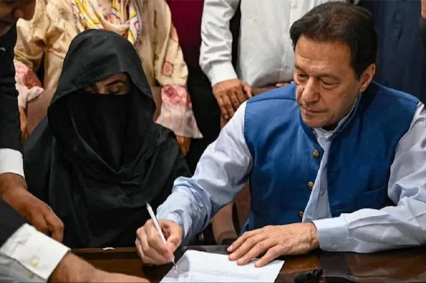 பாகிஸ்தான் முன்னாள் பிரதமர் இம்ரான் கான், மனைவிக்கு 17 ஆண்டுகள் சிறை!