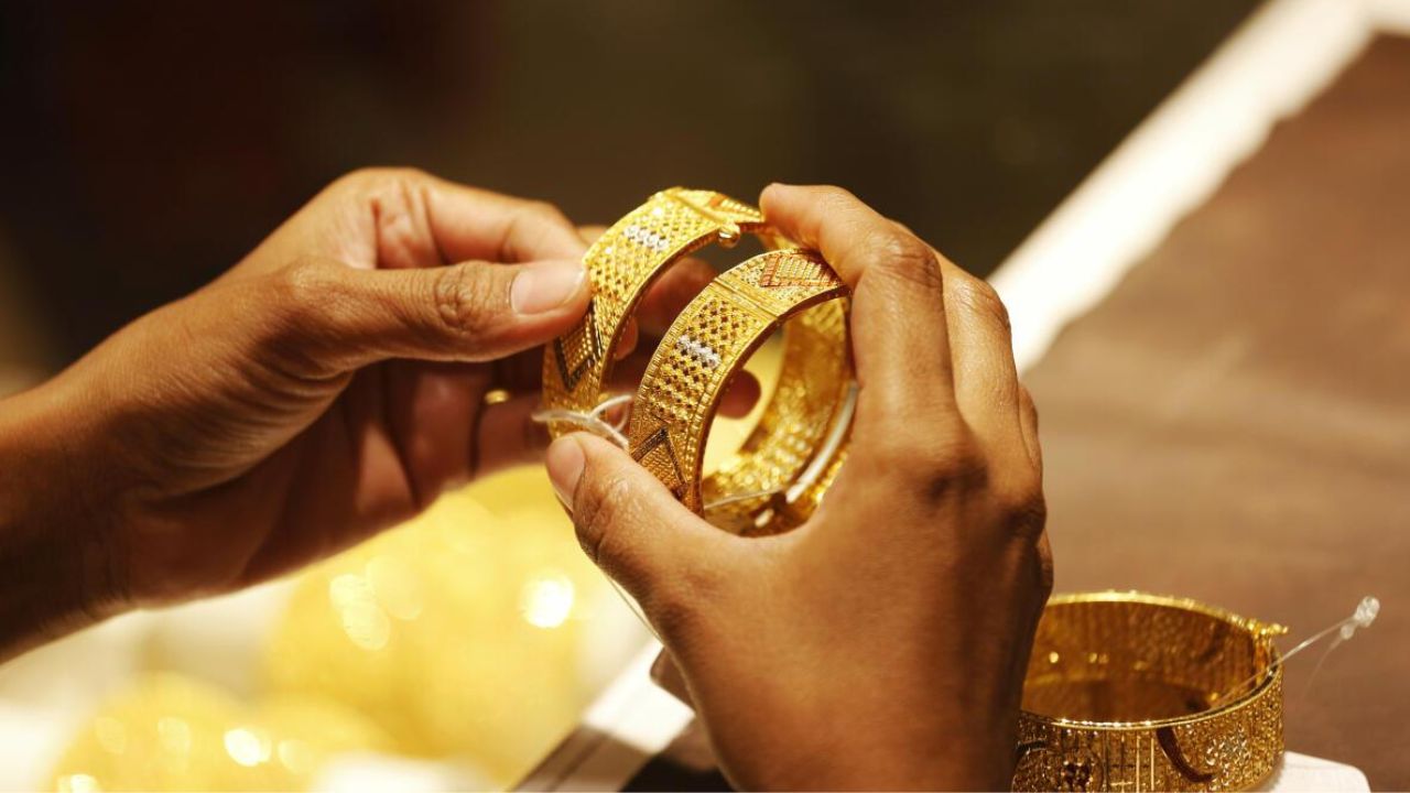 நகை பிரியர்களுக்கு குட் நியூஸ்... இரண்டாவது நாளாக குறைந்த தங்கம் விலை!