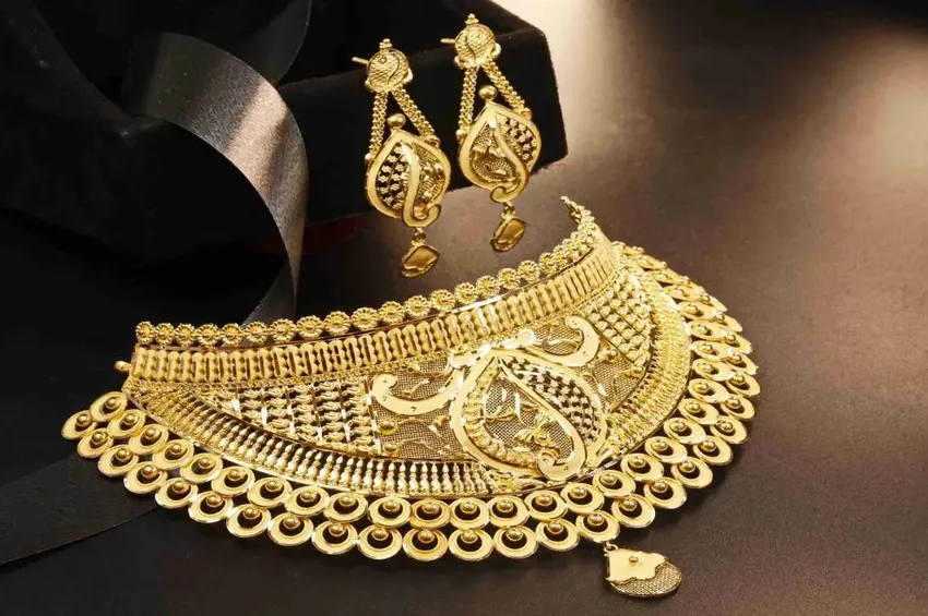 'இதுக்கு இல்லையா சார் ஒரு End-uh..' தங்கம் விலை ஒரே நாளில் ரூ.1,280 உயர்வு!