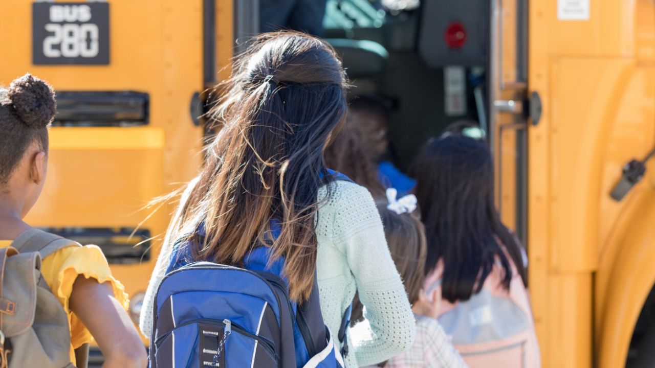 பெண் பிள்ளைகள் எப்போது வயதுக்கு வருவார்கள்?