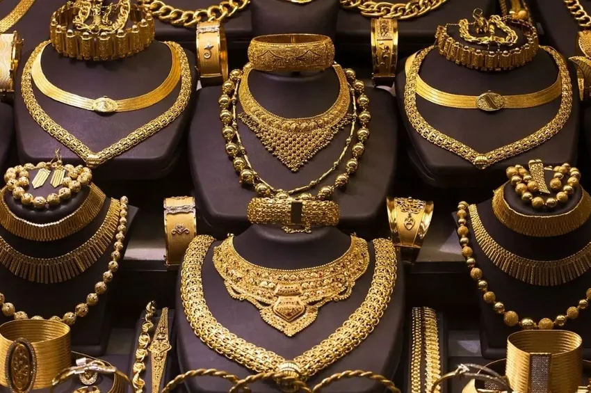 கணிசமாக குறைந்த தங்கம் விலை.. வெள்ளி விலையும் சரிவு!