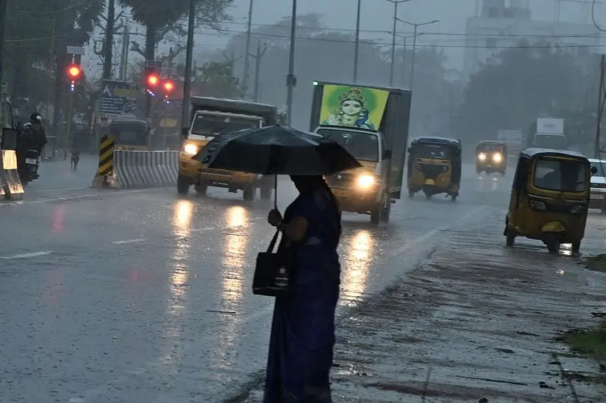 தமிழகத்தில் மீண்டும் மழை: வானிலை ஆய்வு மையம் கொடுத்த அப்டேட்!