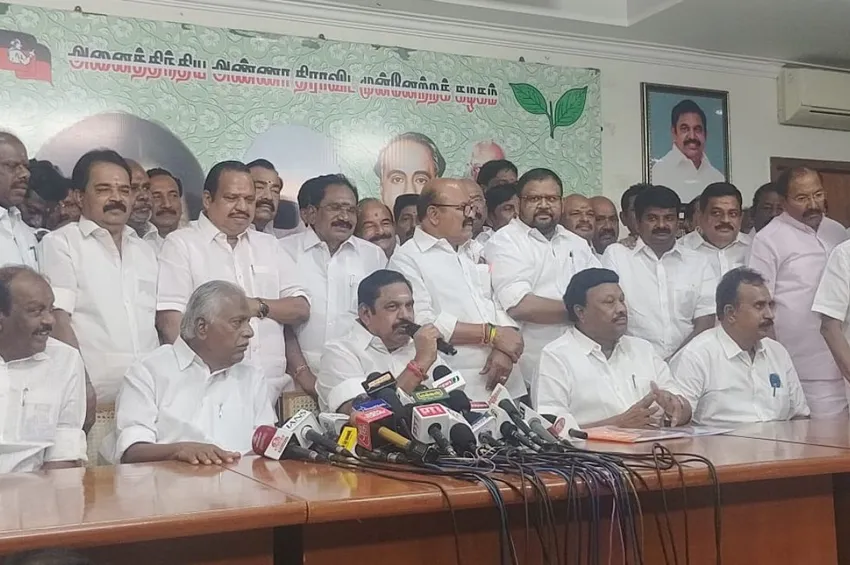 கல்வி கடன் ரத்து, 3 சிலிண்டர் இலவசம்... அதிமுகவின் தேர்தல் வாக்குறுதி!