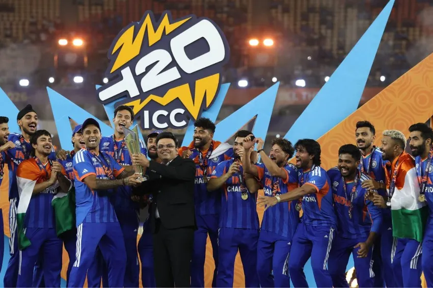 பிசிசிஐ-யின் மெகா பரிசு: உலகக் கோப்பை வென்ற இந்திய அணிக்கு ரூ.131 கோடி அறிவிப்பு!