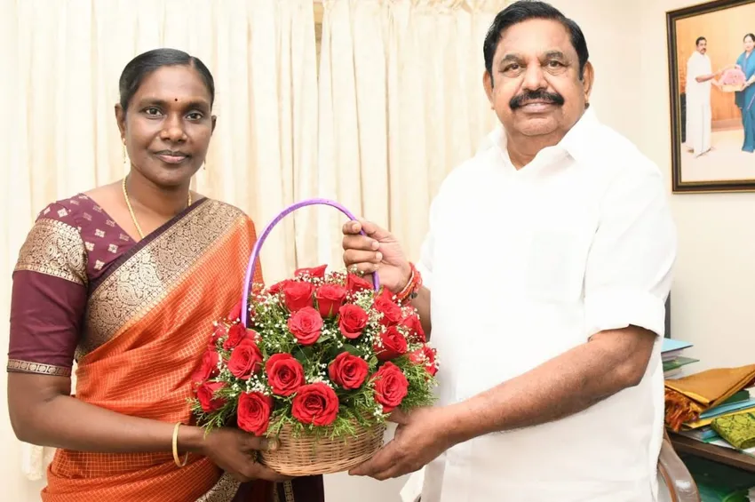 இராவணன் குடில் டூ எம்ஜிஆர் மாளிகை: அதிமுகவில் இணைந்தார் காளியம்மாள்!