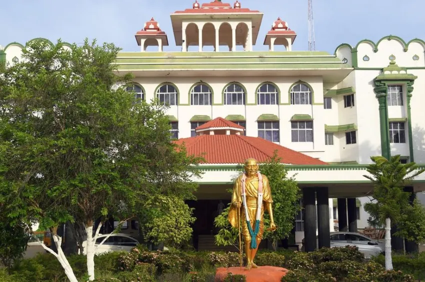 விளாத்திகுளம் மாணவி கொலை வழக்கு: போலீசார் மீது நடவடிக்கை எடுக்க நீதிமன்றம் உத்தரவு!