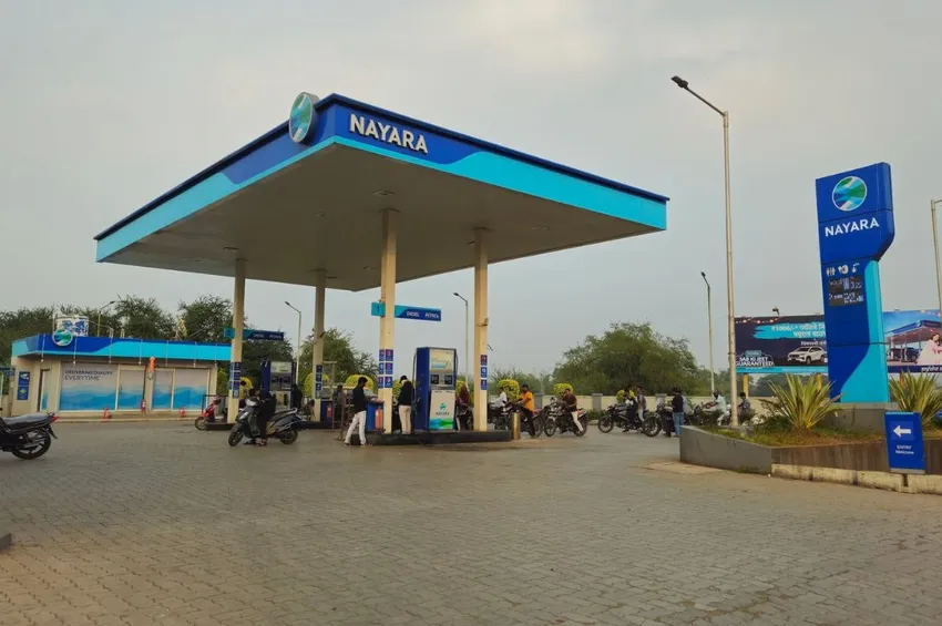 வாகன ஓட்டிகளுக்கு ஷாக் நியூஸ்.. தமிழகத்தில் பெட்ரோல், டீசல் விலை திடீர் உயர்வு!