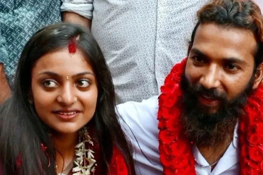 போலி சான்றிதழால் சிக்கிய கும்பமேளா பிரபலம்.. கணவர் மீது பாய்ந்த போக்சோ வழக்கு!