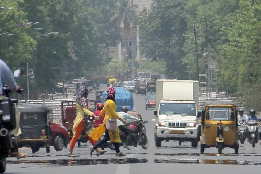 சென்னையில் கொளுத்தப் போகும் வெயில்: 100 டிகிரியைத் தாண்டும்.. வானிலை ஆய்வு மையம் எச்சரிக்கை!