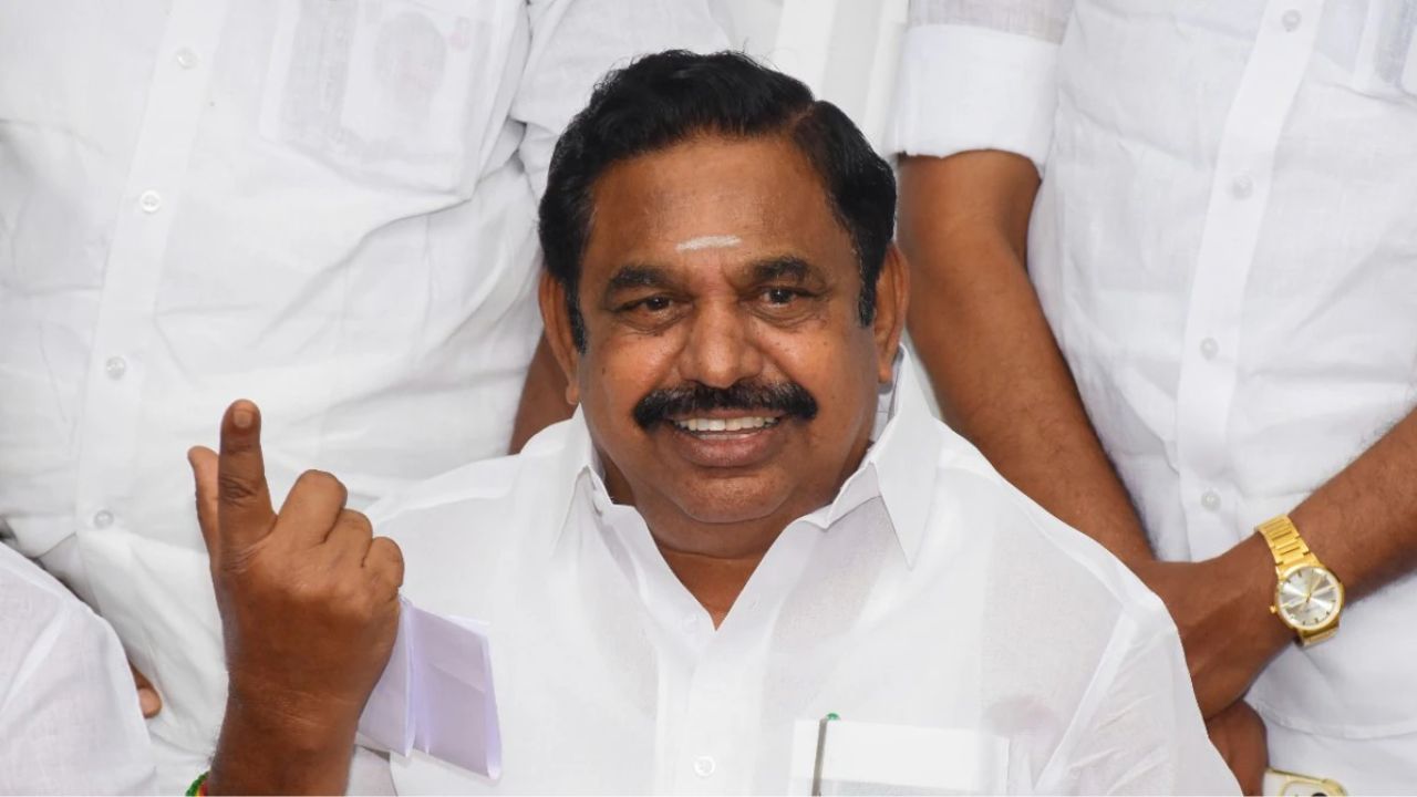 இளைஞர்களுக்கு பைக் வாங்க ரூ.10,000 மானியம்: கூடுதல் வாக்குறுதிகளை வெளியிட்டது அதிமுக!