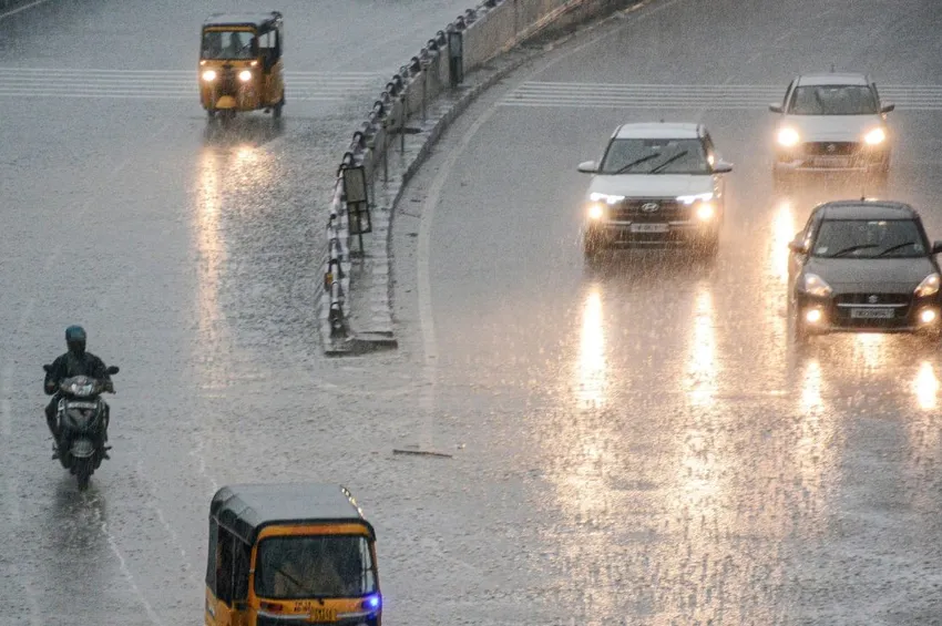 TN Weather: தமிழகத்தில் நாளை 7 மாவட்டங்களில் கனமழைக்கு வாய்ப்பு!