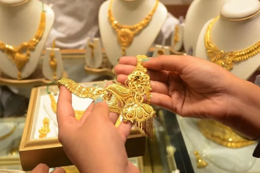 வார தொடக்கத்தில் நகை பிரியர்களுக்கு ஷாக் நியூஸ்.. தங்கம் விலை மீண்டும் உயர்வு! வார தொடக்கத்தில் நகை பிரியர்களுக்கு ஷாக் நியூஸ்.. தங்கம் விலை மீண்டும் உயர்வு!