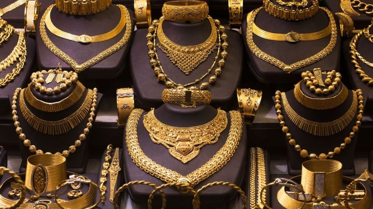 நகை பிரியர்களுக்கு குட் நியூஸ்.. தங்கம் விலை கடும் சரிவு!