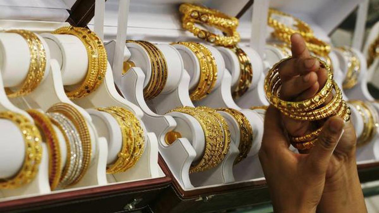 வார தொடக்கத்தில் ஹேப்பி நியூஸ்.. தங்கம் விலை கடும் சரிவு!