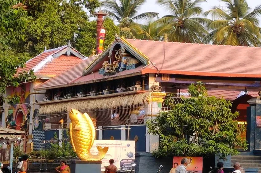 கேட்ட வரம் கொடுப்பாள் கேரள மீனாட்சி..!
