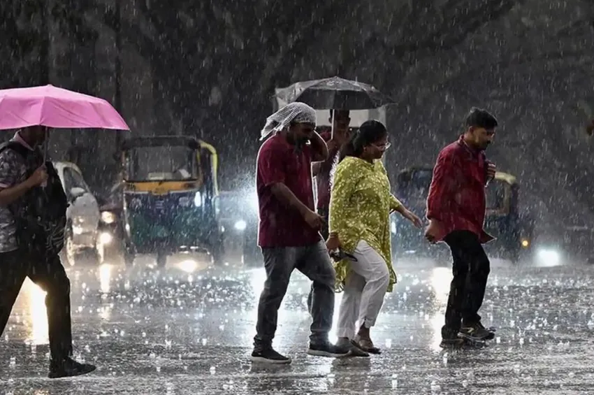 13 மாவட்டங்களுக்கு கனமழைக்கு வாய்ப்பு... வானிலை ஆய்வு மையம் எச்சரிக்கை ! 13 மாவட்டங்களுக்கு கனமழைக்கு வாய்ப்பு... வானிலை ஆய்வு மையம் எச்சரிக்கை !