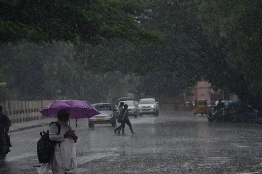 Weather Update: தமிழகத்தில் இன்று 13 மாவட்டங்களுக்கு கனமழை எச்சரிக்கை!