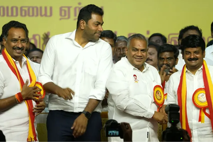 எம்ஜிஆர் மாளிகை டூ பனையூர்.. எம்.ஆர்.விஜயபாஸ்கர், சி.விஜயபாஸ்கர் தவெகவில் இணைந்தனர்!
