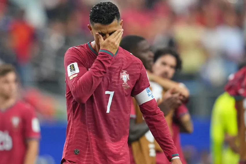 FIFA: போர்ச்சுகலை வீழ்த்தி காலிறுதிக்கு முன்னேறிய ஸ்பெயின்.. மனமுடைந்து அழுத ரொனால்டோ! FIFA: போர்ச்சுகலை வீழ்த்தி காலிறுதிக்கு முன்னேறிய ஸ்பெயின்.. மனமுடைந்து அழுத ரொனால்டோ!