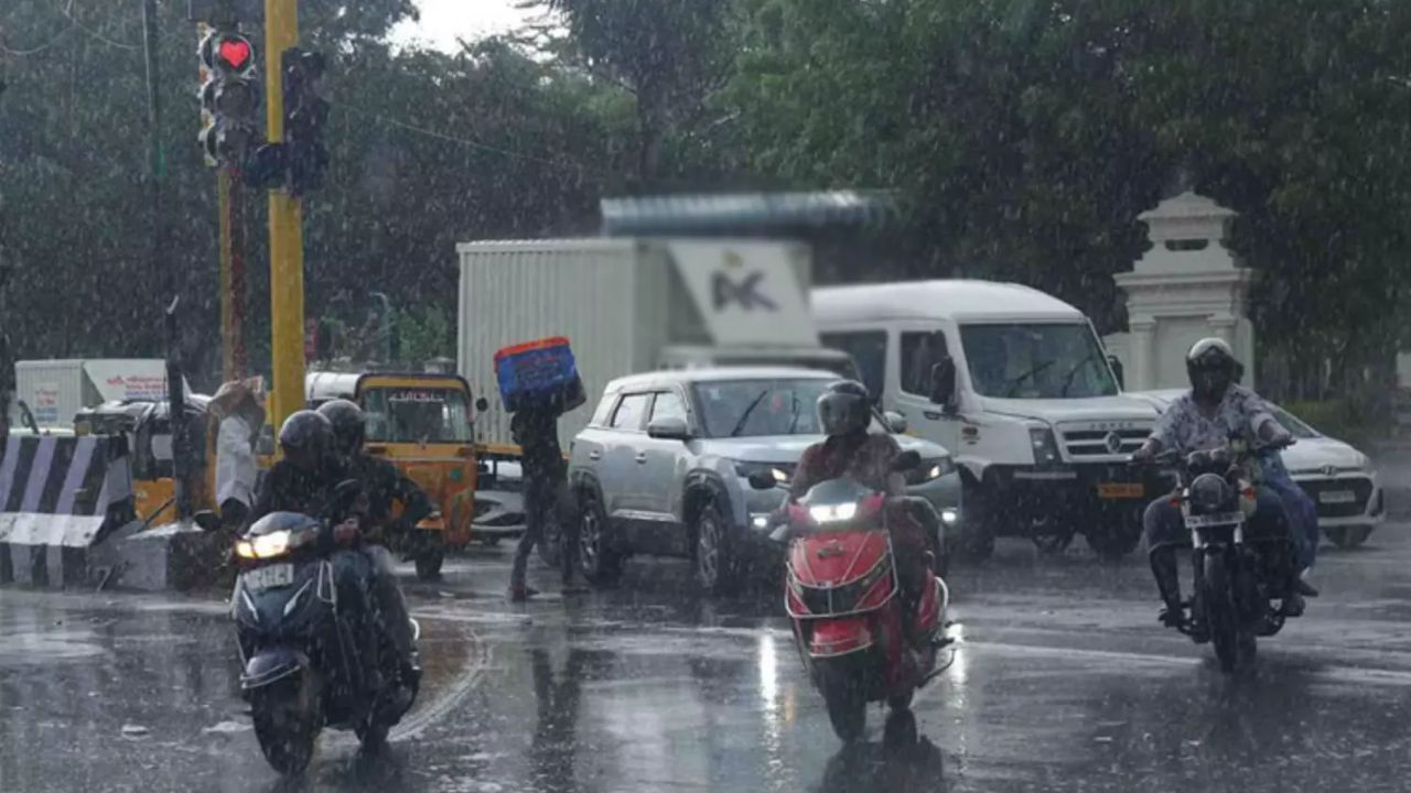 TN Weather: வெளுத்து வாங்கப்போகும் கனமழை.. வானிலை மையம் வார்னிங்!