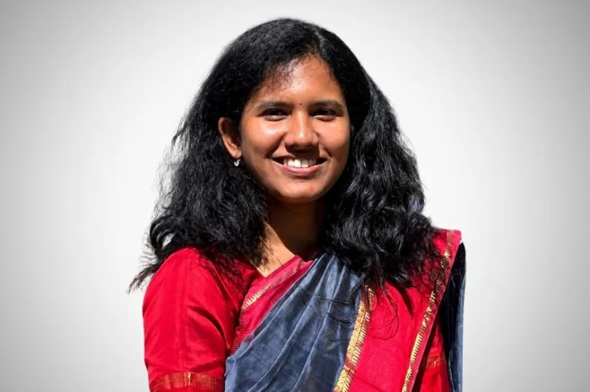 மணிப்பூரின் இளம் ஆட்சியராக தஞ்சை பெண்.. குவியும் பாராட்டுக்கள்! மணிப்பூரின் இளம் ஆட்சியராக தஞ்சை பெண்.. குவியும் பாராட்டுக்கள்!