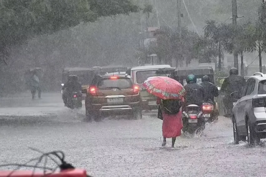 TN Weather: வெளுத்து வாங்கப்போகும் கனமழை... வெளியான வானிலை அப்டேட்!