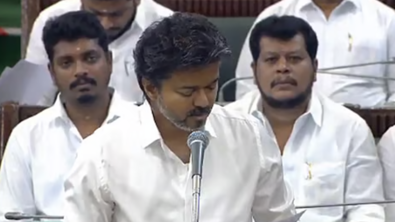 Table ல File இருந்தும்... நடவடிக்கை எடுக்காத விஜய்!
