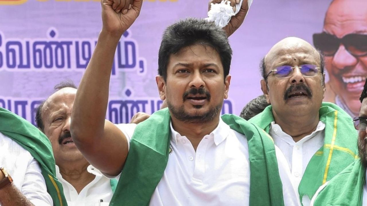 நடிகை குறித்த சர்ச்சை கருத்து: உதயநிதி மீது நடவடிக்கை எடுங்க.. தேசிய மகளிர் ஆணையம் அதிரடி!