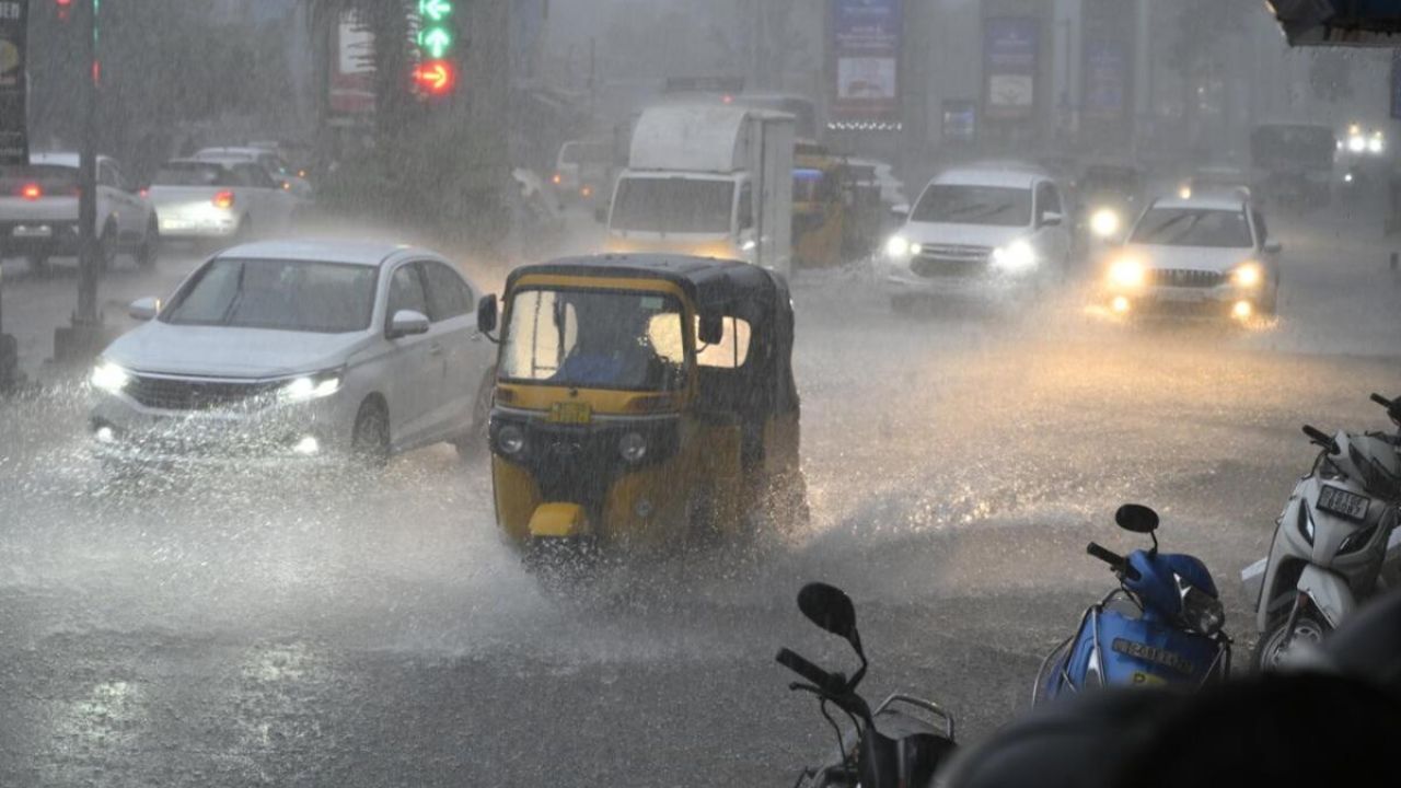 TN Weather: கொட்டி தீர்க்கப்போகும் கனமழை.. வானிலை மையம் வார்னிங்!