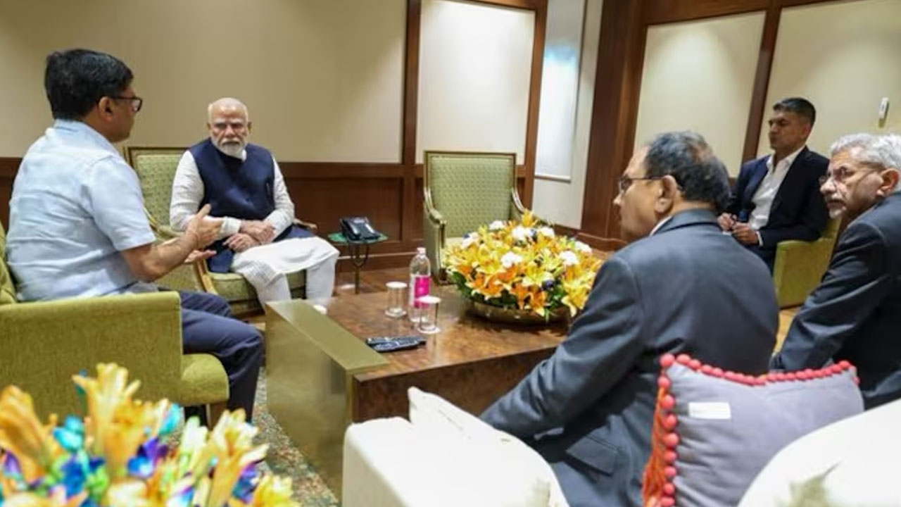 ஜம்மு-காஷ்மீர் தாக்குதல்: நாடு திரும்பிய மோடி.. அமைச்சர்களுடன் ஆலோசனை