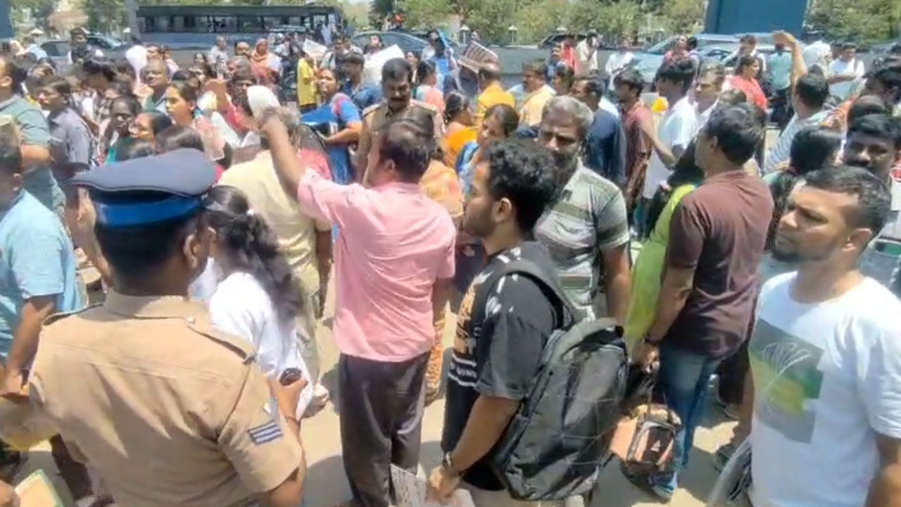  நீட் தேர்வு நிறைவு...மாணவர்கள் சொல்வது என்ன?  
