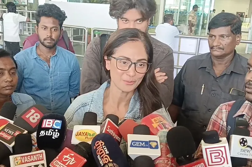   விஜய் குறித்த கேள்வி தவிர்ப்பு, அஜித்துக்கு வாழ்த்து...நடிகை சிம்ரன் கொடுத்த ரியாக்ஷனால் பரபரப்பு