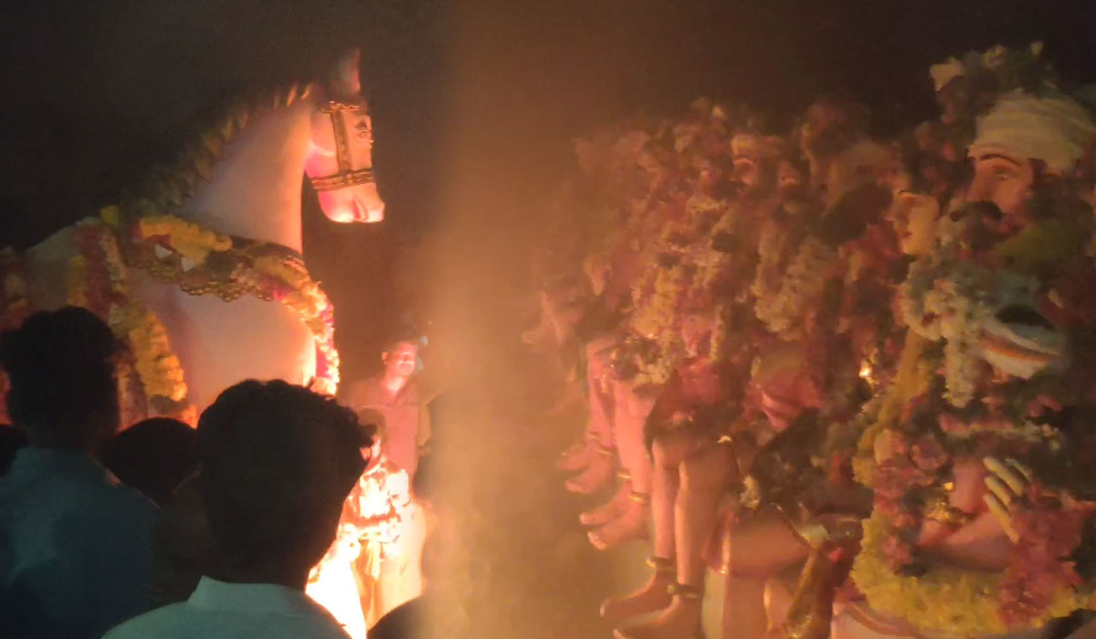 அரியலூர் அருகே கற்பூர வெளிச்சத்தில் மட்டுமே விடிய, விடிய நடந்த நூதன பூஜை...10 ஆயிரத்திற்கும் மேற்பட்டோர் சாமி தரிசனம்